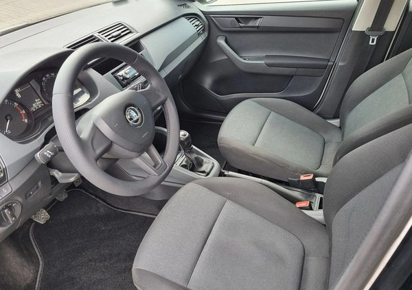 Skoda Fabia cena 29999 przebieg: 200000, rok produkcji 2017 z Zamość małe 277